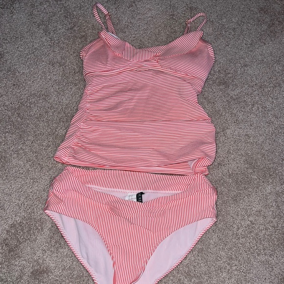 Lauren Ralph Lauren Other - Ralph Lauren swim tankini set (top 8 bottoms 6)